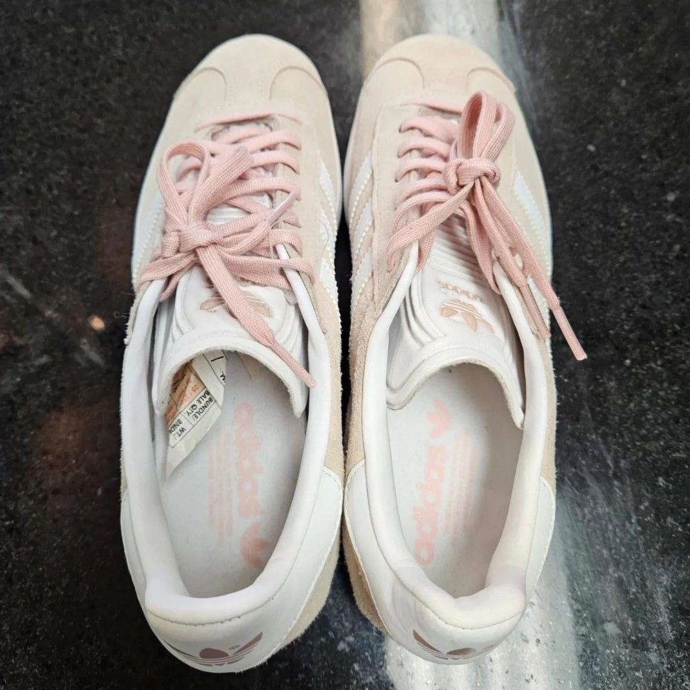 Sz 9 Men Gazelle adidas pink